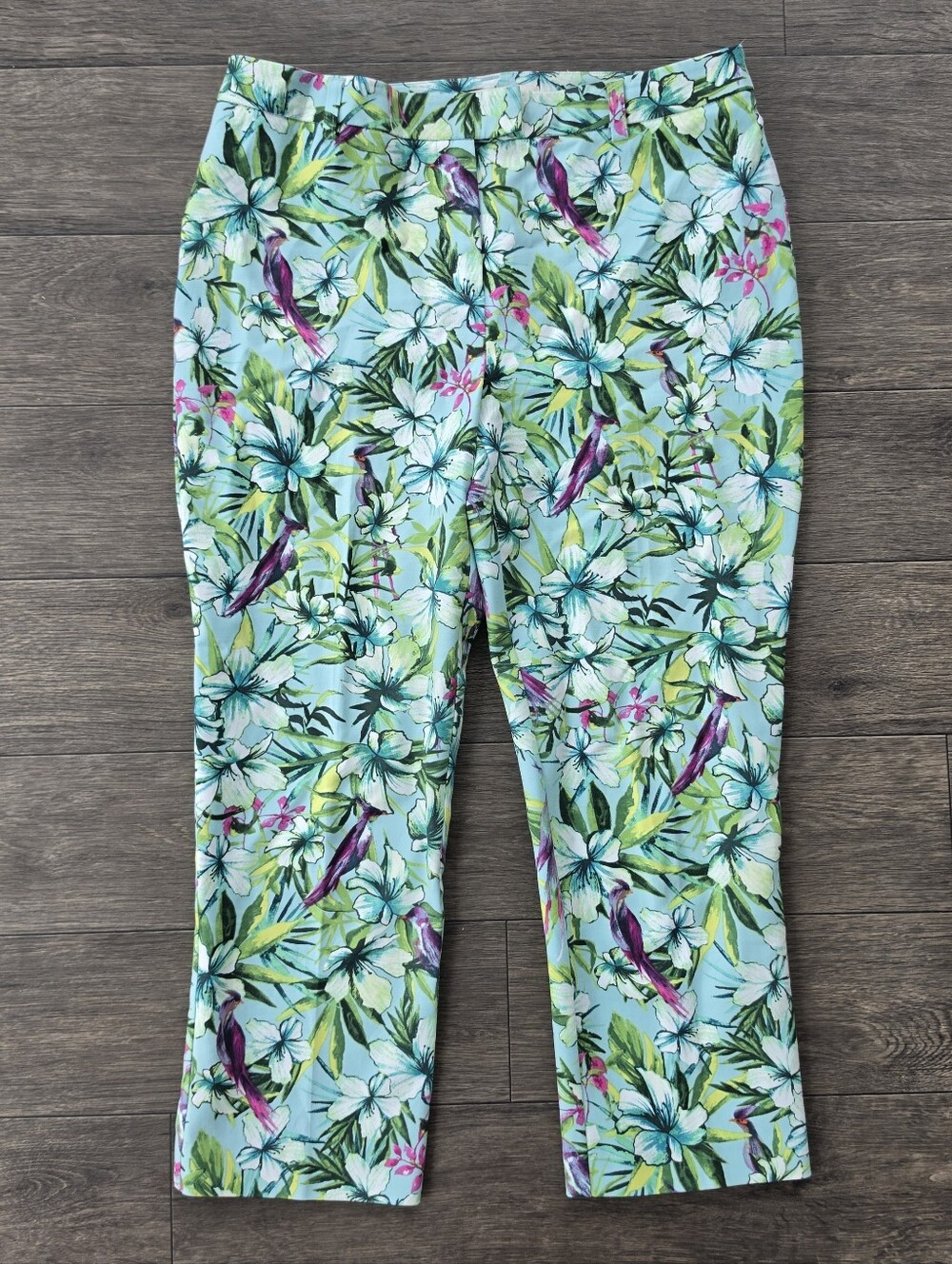 Chico’s Tropical Floral Birds Print Cropped Pants